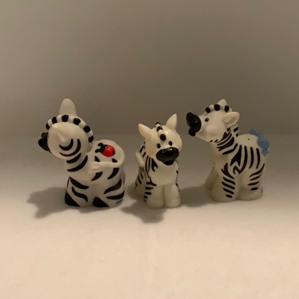 3 Little People Zebras